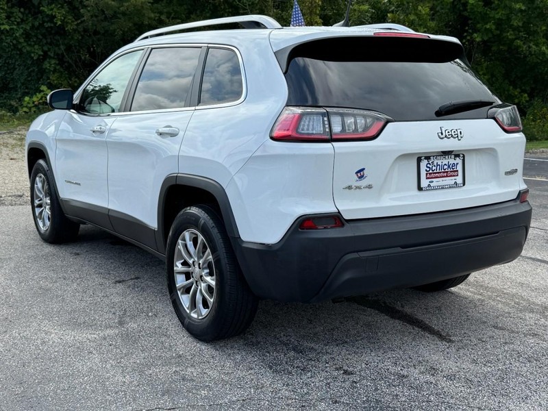 Jeep Cherokee Vehicle Full-screen Gallery Image 06