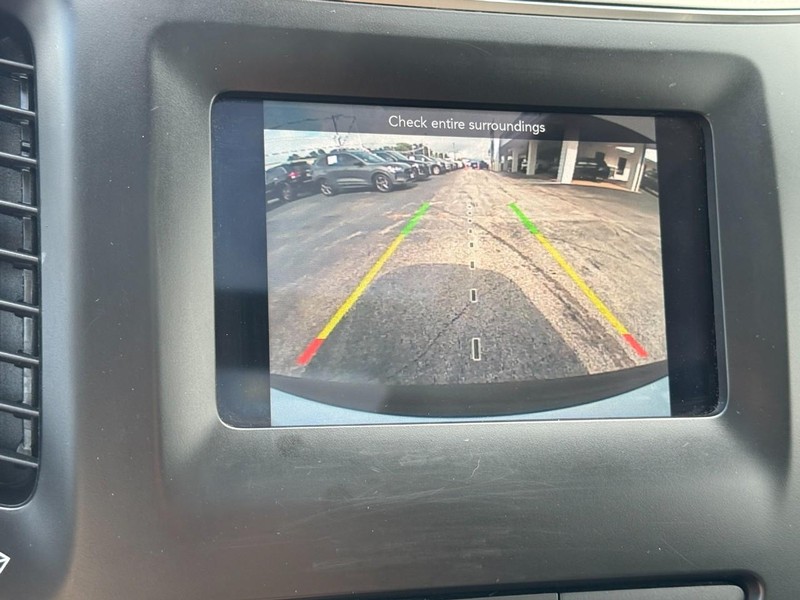 Jeep Cherokee Vehicle Full-screen Gallery Image 21