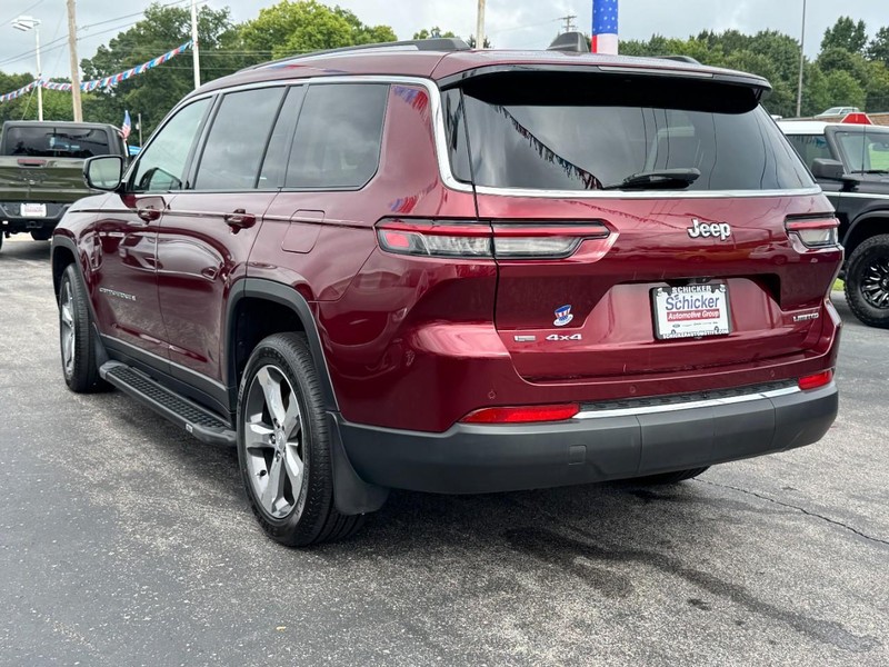 Jeep Grand Cherokee L Vehicle Full-screen Gallery Image 06
