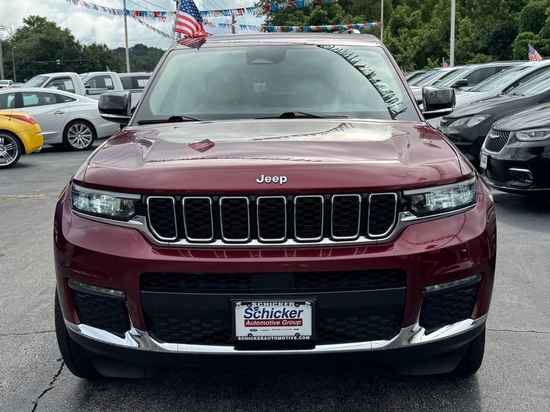 Jeep Grand Cherokee L Vehicle Full-screen Gallery Image 09