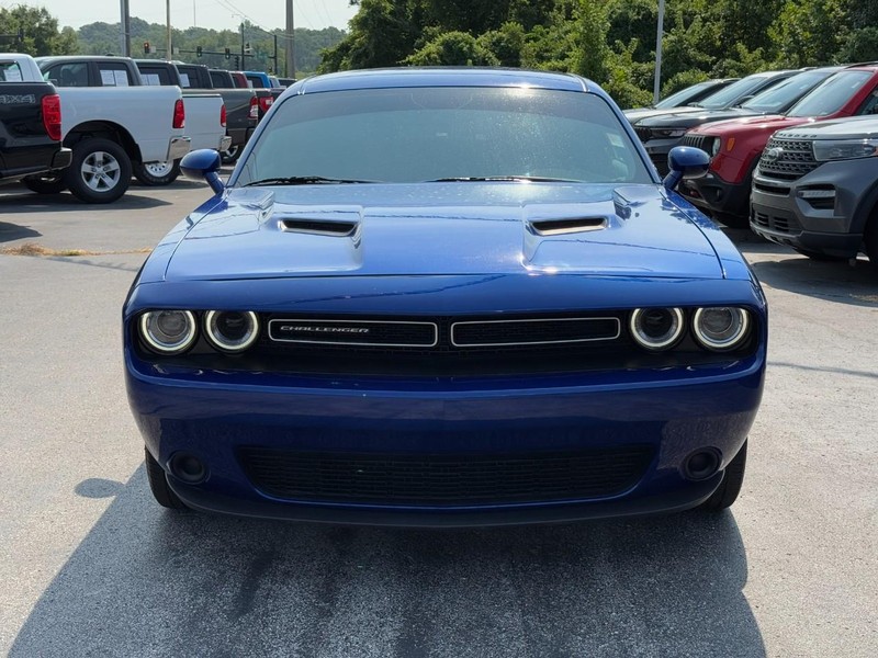Dodge Challenger Vehicle Full-screen Gallery Image 09