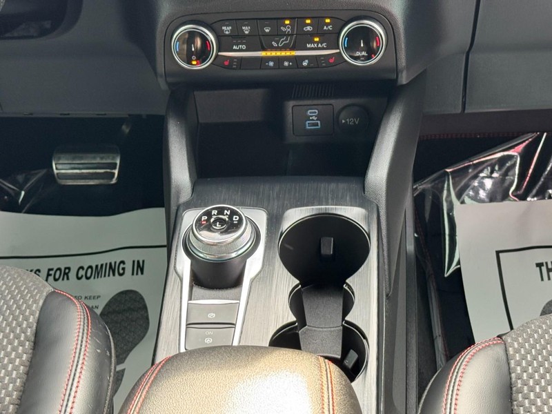 Ford Escape Vehicle Full-screen Gallery Image 14