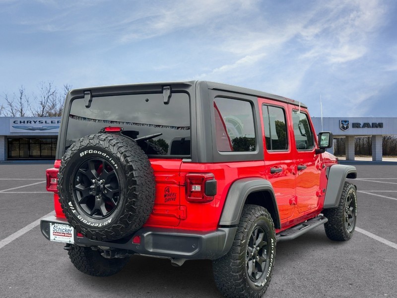 Jeep Wrangler Vehicle Full-screen Gallery Image 02