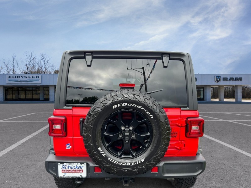 Jeep Wrangler Vehicle Full-screen Gallery Image 03