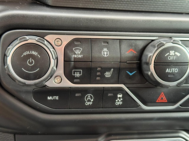 Jeep Wrangler Vehicle Full-screen Gallery Image 19