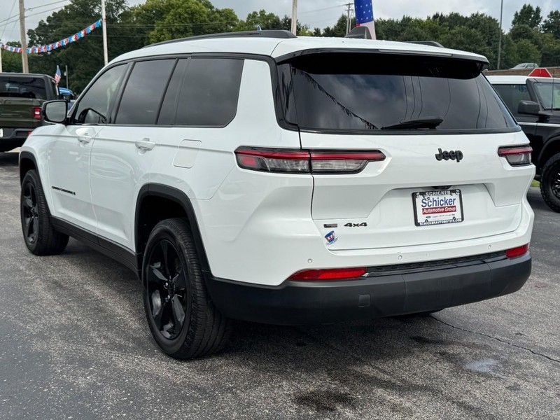 Jeep Grand Cherokee L Vehicle Full-screen Gallery Image 06
