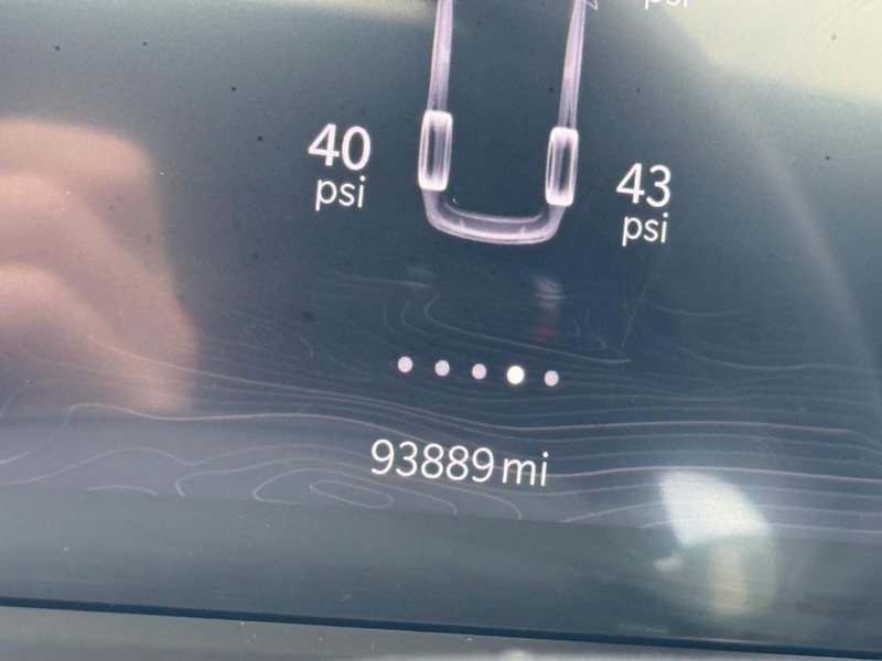 Jeep Grand Cherokee L Vehicle Full-screen Gallery Image 20