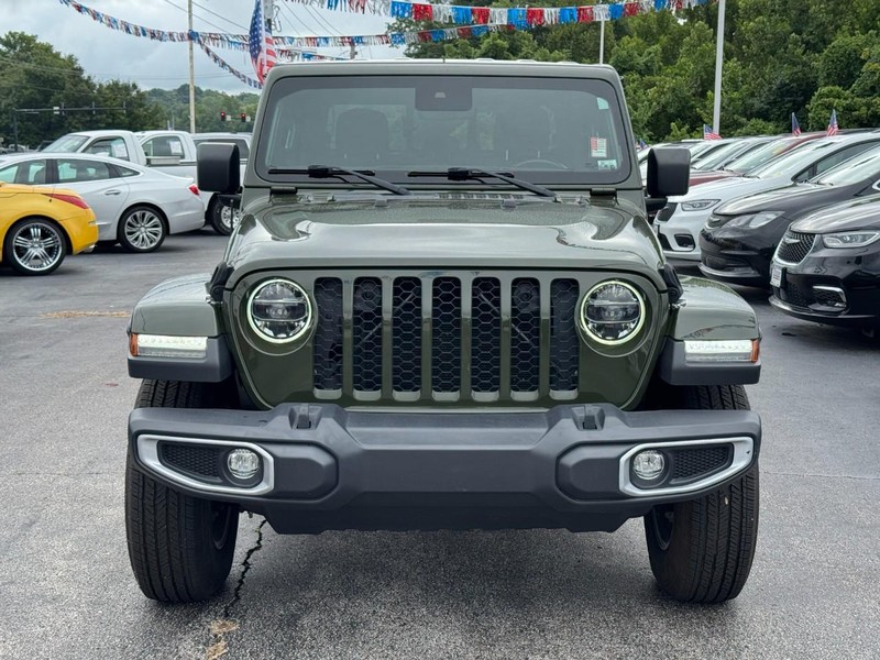 Jeep Gladiator Vehicle Full-screen Gallery Image 09
