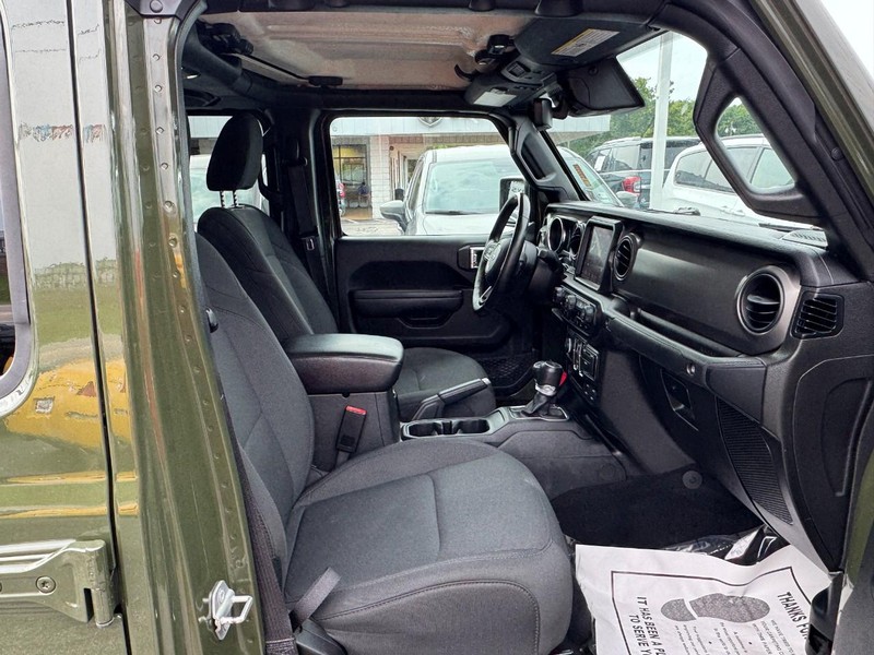 Jeep Gladiator Vehicle Full-screen Gallery Image 15