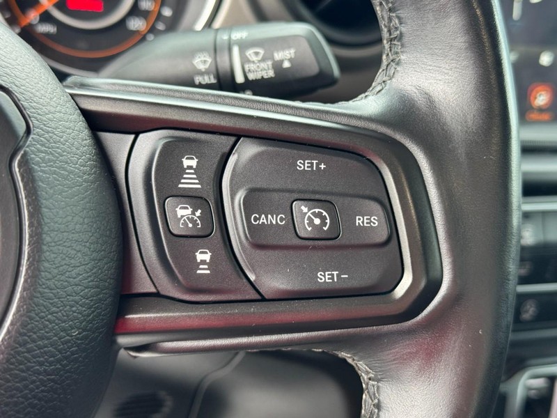 Jeep Gladiator Vehicle Full-screen Gallery Image 17