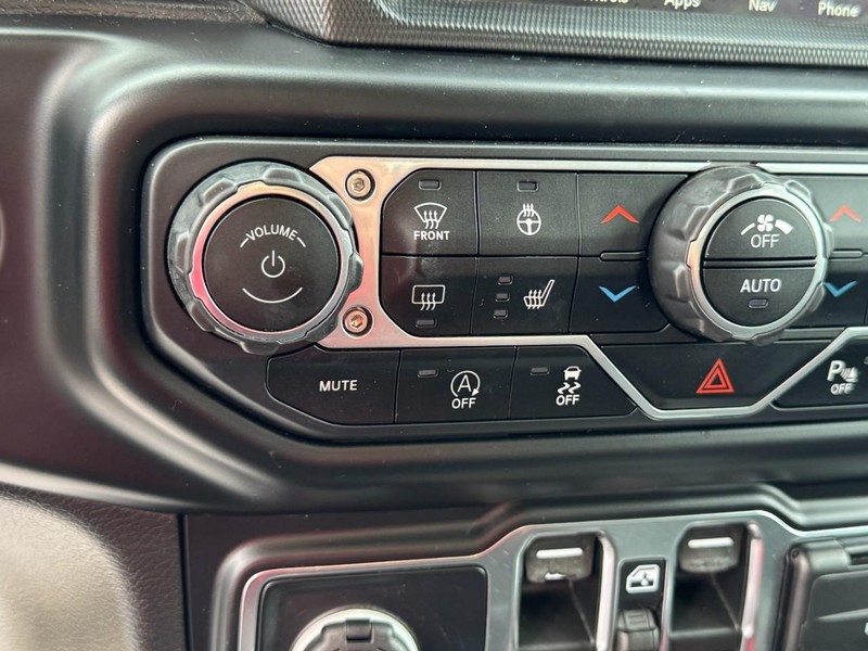 Jeep Gladiator Vehicle Full-screen Gallery Image 20