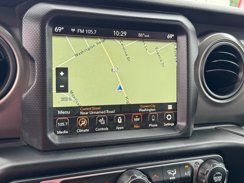 Jeep Gladiator Vehicle Full-screen Gallery Image 21