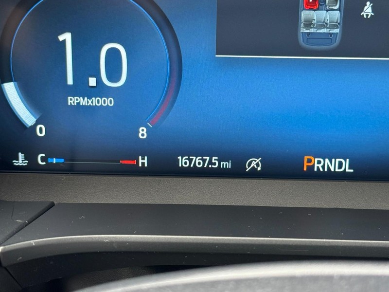 Ford Escape Vehicle Full-screen Gallery Image 19