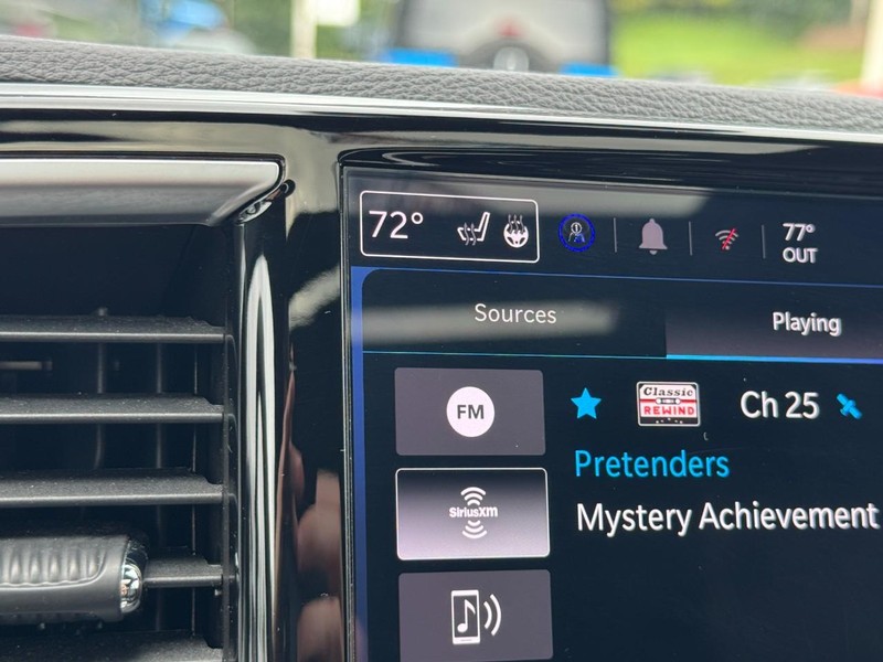 Chrysler Pacifica Vehicle Full-screen Gallery Image 23