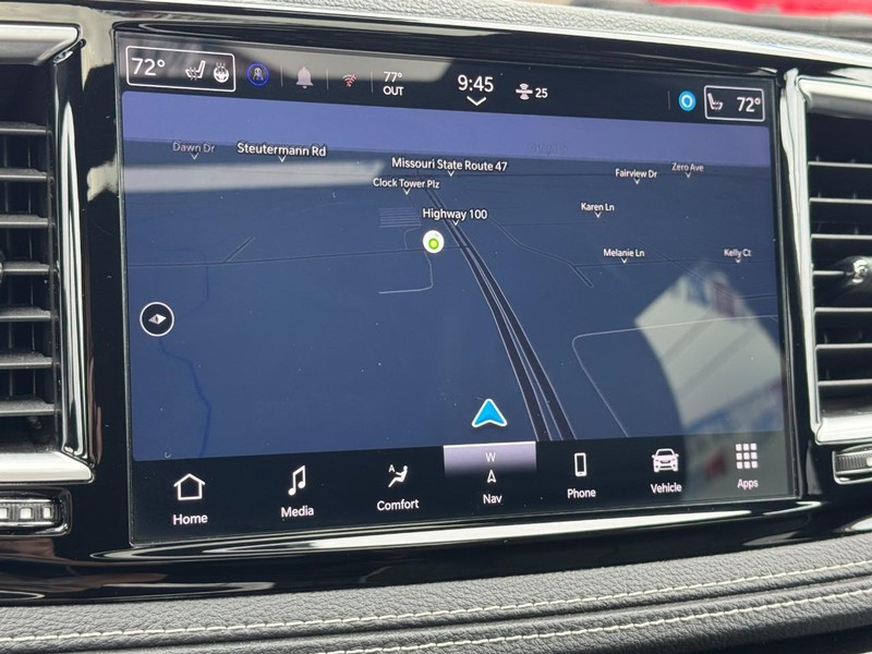 Chrysler Pacifica Vehicle Full-screen Gallery Image 24