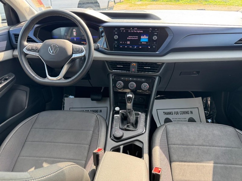 Volkswagen Taos Vehicle Full-screen Gallery Image 11