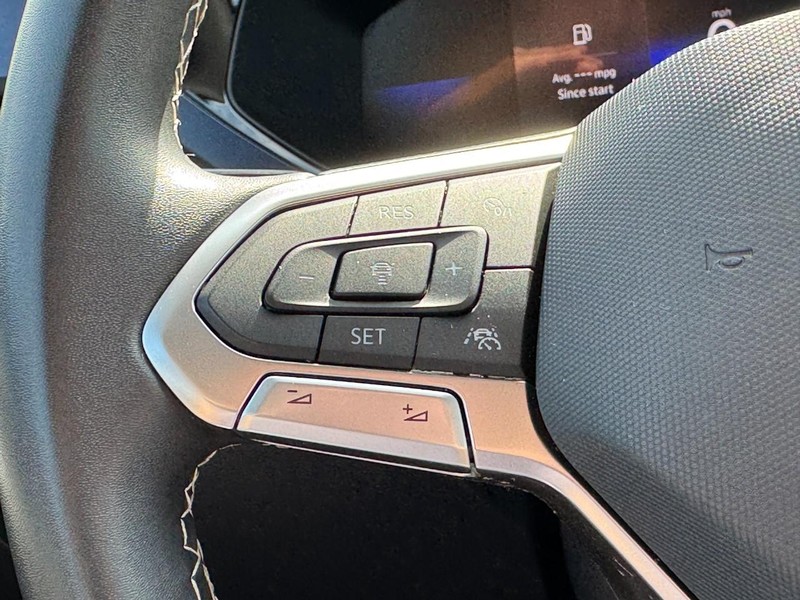 Volkswagen Taos Vehicle Full-screen Gallery Image 16