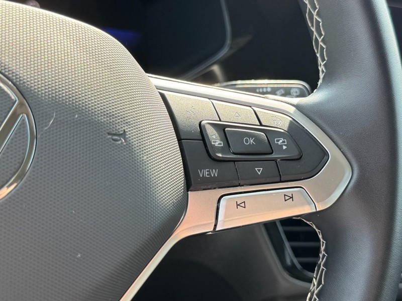 Volkswagen Taos Vehicle Full-screen Gallery Image 17