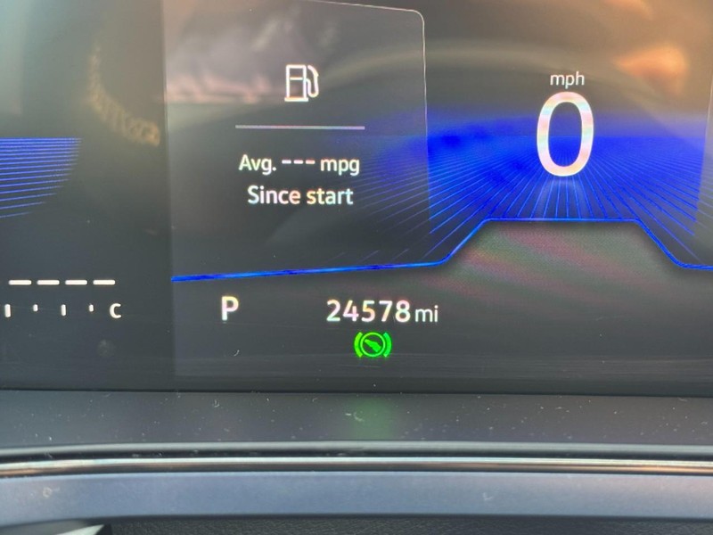 Volkswagen Taos Vehicle Full-screen Gallery Image 18