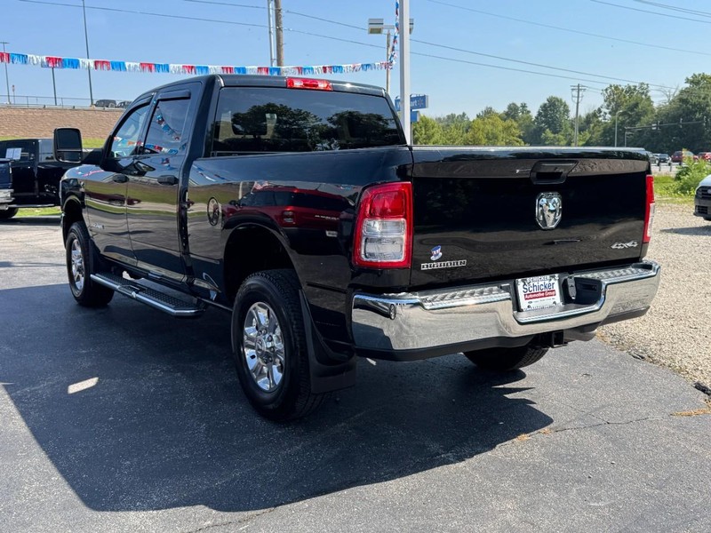 Ram 3500 Vehicle Full-screen Gallery Image 06