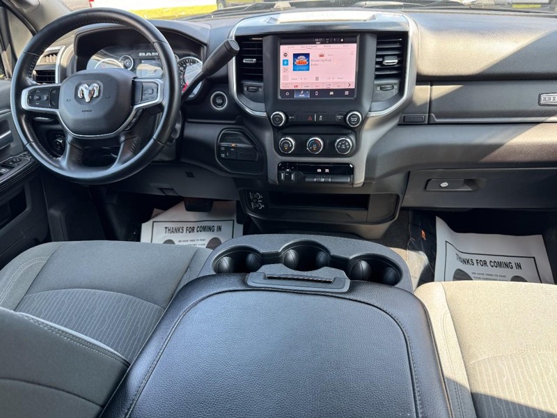 Ram 3500 Vehicle Full-screen Gallery Image 11