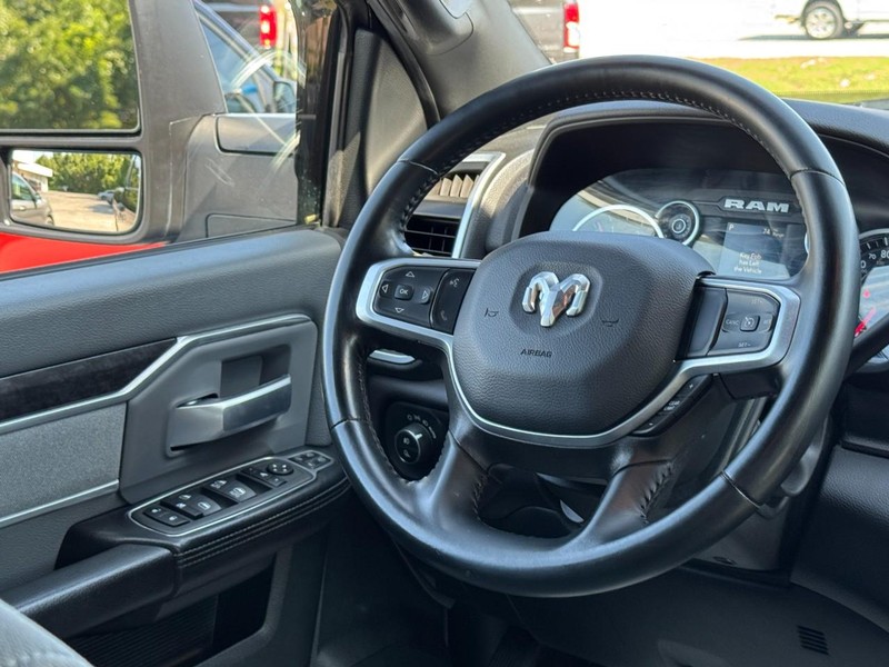 Ram 3500 Vehicle Full-screen Gallery Image 12