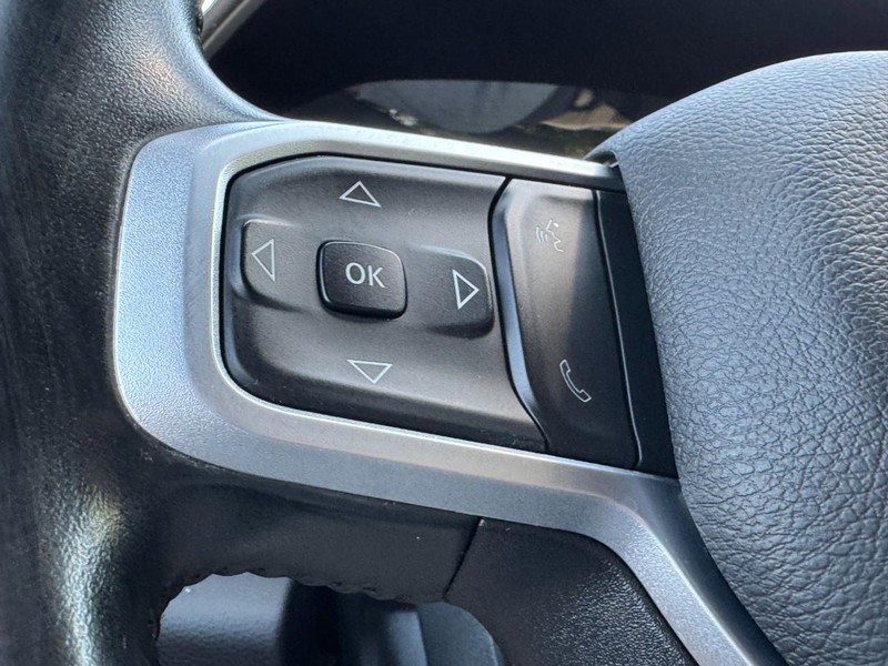 Ram 3500 Vehicle Full-screen Gallery Image 16