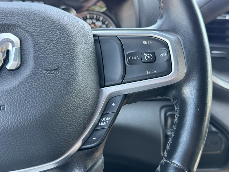 Ram 3500 Vehicle Full-screen Gallery Image 17