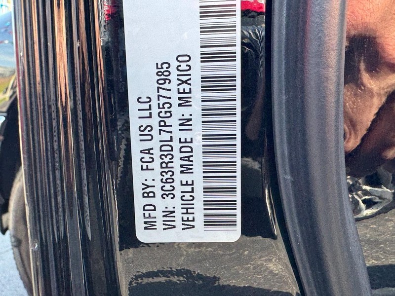 Ram 3500 Vehicle Full-screen Gallery Image 23