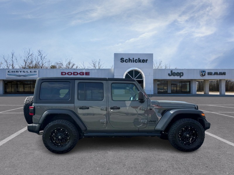 Jeep Wrangler Vehicle Full-screen Gallery Image 02