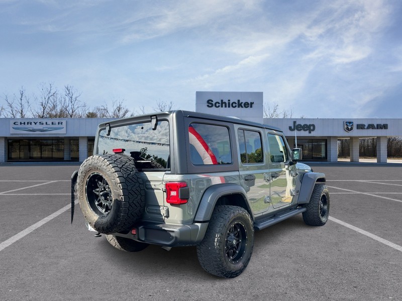 Jeep Wrangler Vehicle Full-screen Gallery Image 03