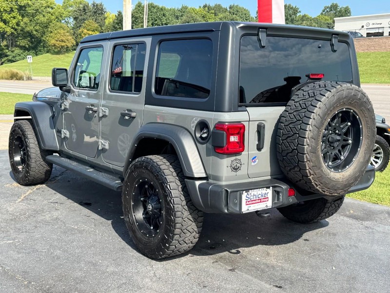 Jeep Wrangler Vehicle Full-screen Gallery Image 06