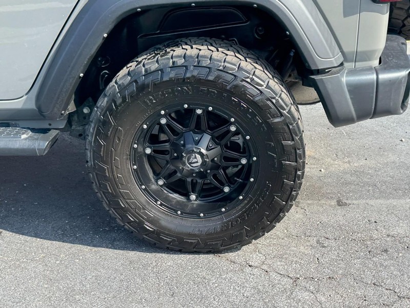 Jeep Wrangler Vehicle Full-screen Gallery Image 07