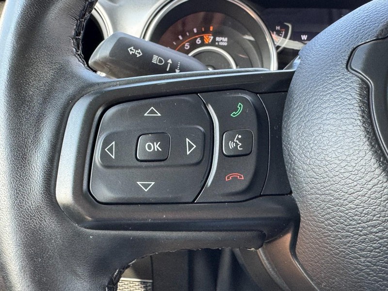 Jeep Wrangler Vehicle Full-screen Gallery Image 16