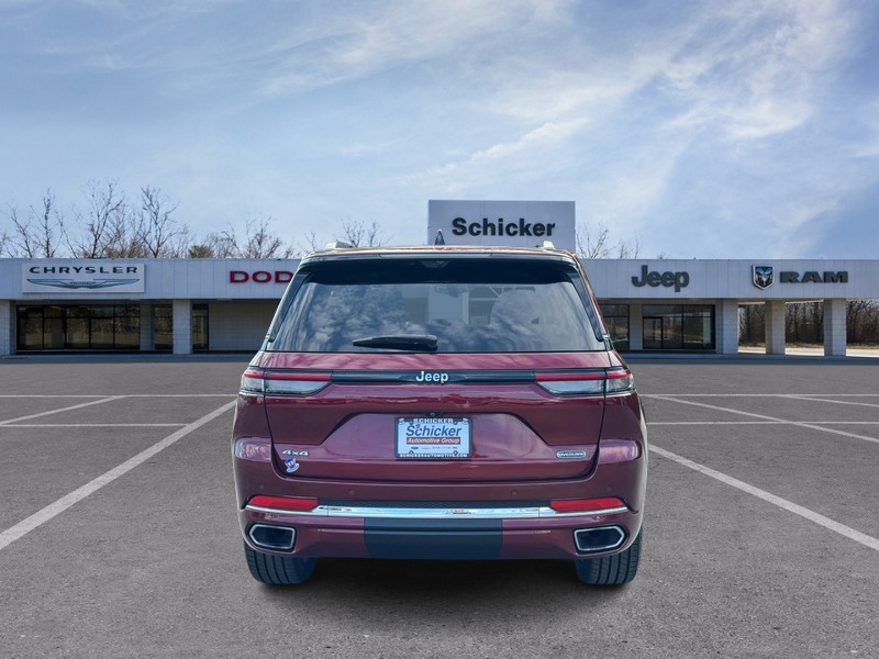 Jeep Grand Cherokee Vehicle Full-screen Gallery Image 04