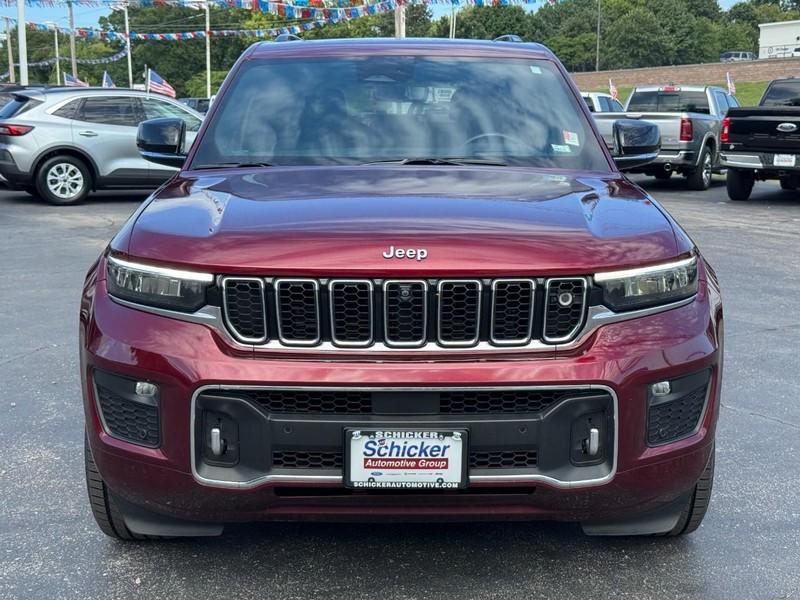 Jeep Grand Cherokee Vehicle Full-screen Gallery Image 09