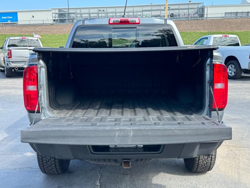 Chevrolet Colorado Vehicle Full-screen Gallery Image 05