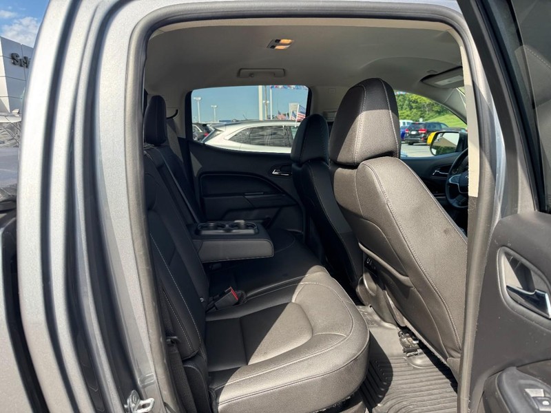 Chevrolet Colorado Vehicle Full-screen Gallery Image 10