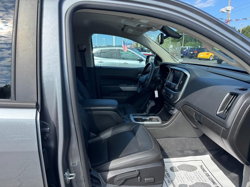 Chevrolet Colorado Vehicle Full-screen Gallery Image 15