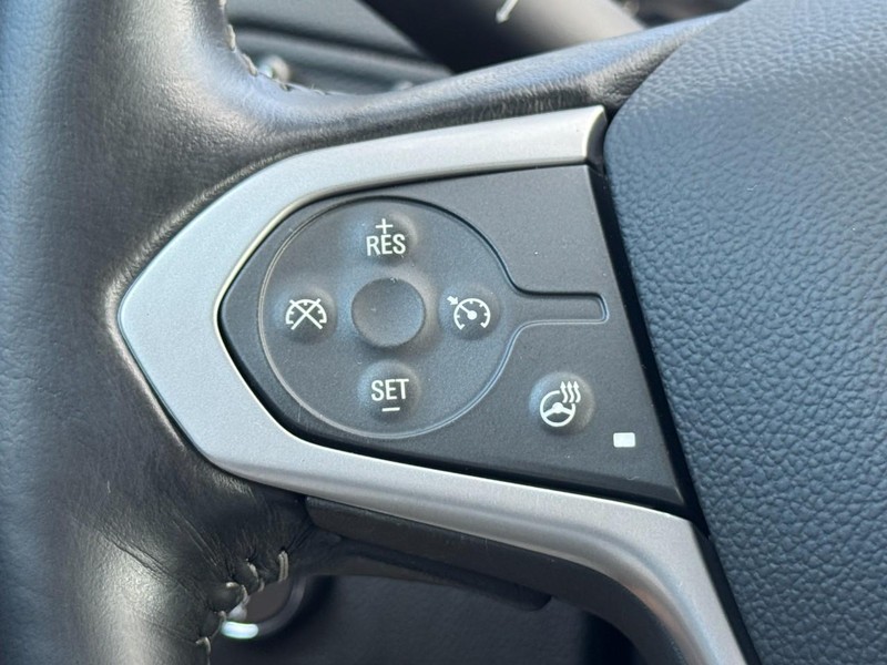 Chevrolet Colorado Vehicle Full-screen Gallery Image 16