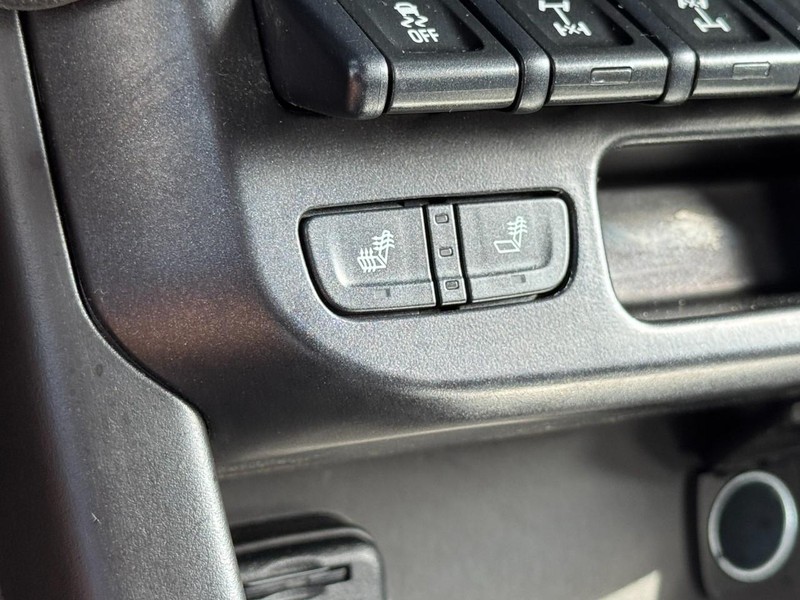 Chevrolet Colorado Vehicle Full-screen Gallery Image 19
