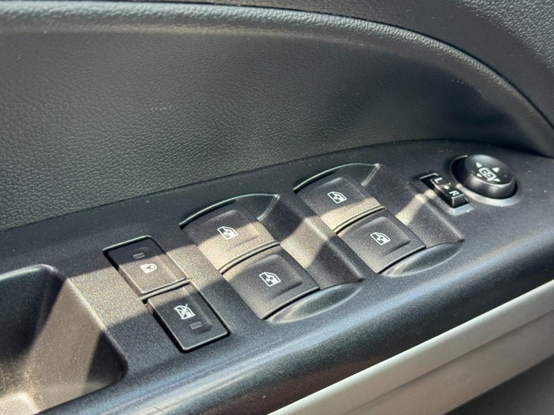 Chevrolet Colorado Vehicle Full-screen Gallery Image 22