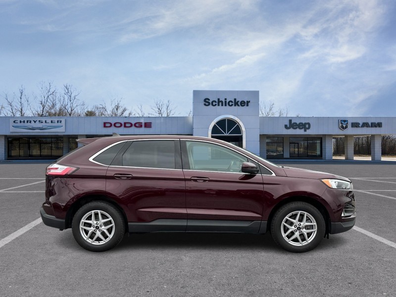 Ford Edge Vehicle Full-screen Gallery Image 02