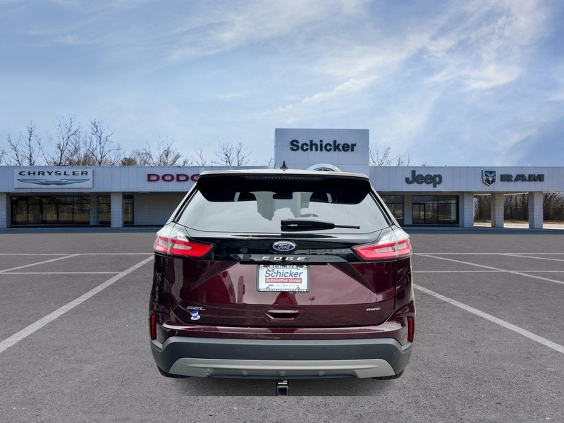Ford Edge Vehicle Full-screen Gallery Image 04