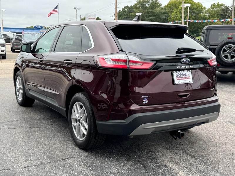 Ford Edge Vehicle Full-screen Gallery Image 06