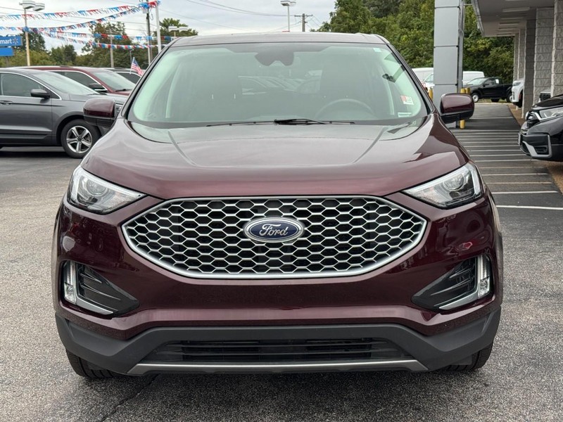 Ford Edge Vehicle Full-screen Gallery Image 09