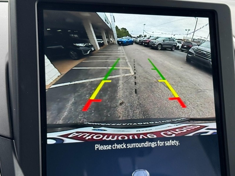 Ford Edge Vehicle Full-screen Gallery Image 21