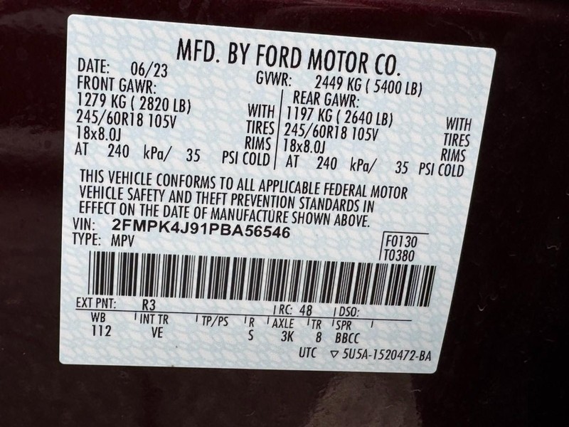 Ford Edge Vehicle Full-screen Gallery Image 24