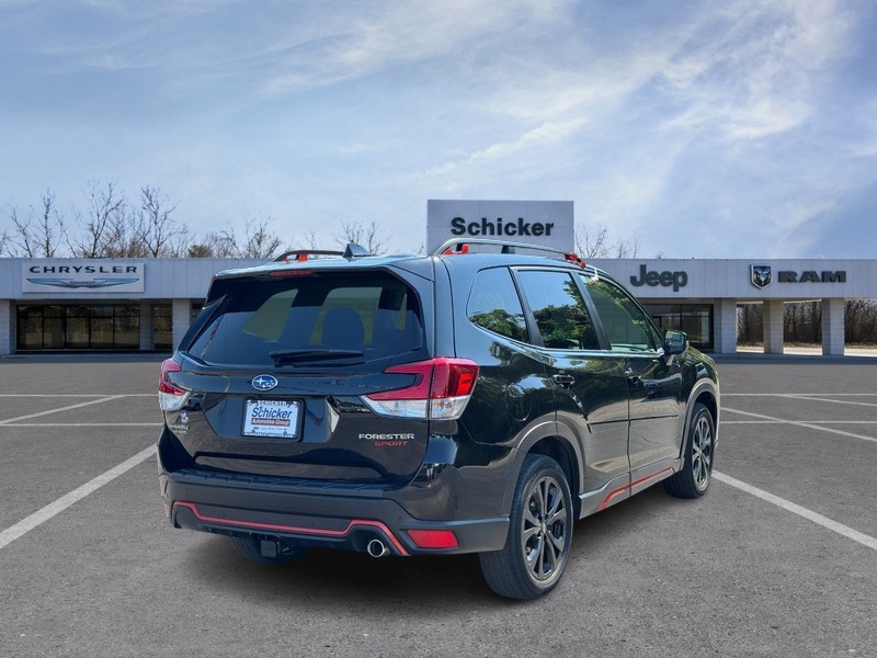 Subaru Forester Vehicle Full-screen Gallery Image 03