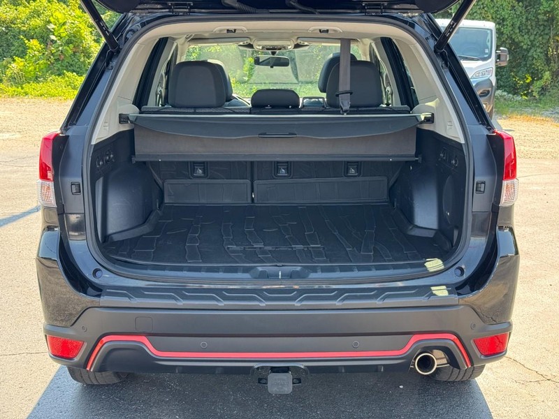 Subaru Forester Vehicle Full-screen Gallery Image 05